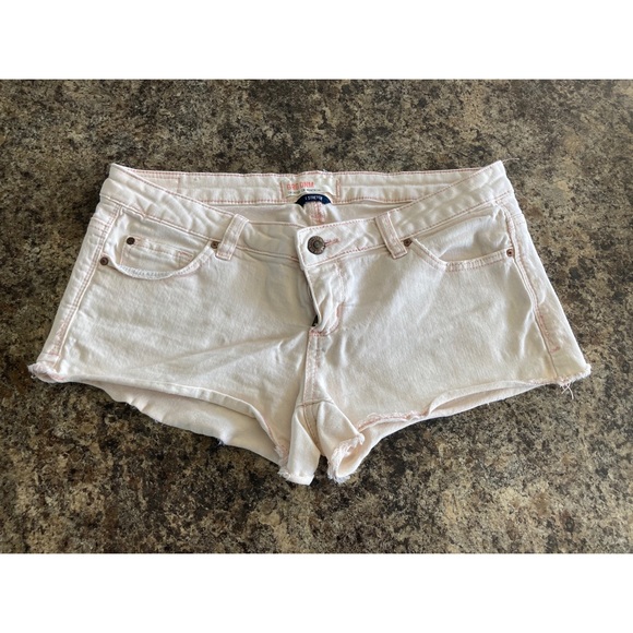 Shorts - Picture 1 of 2